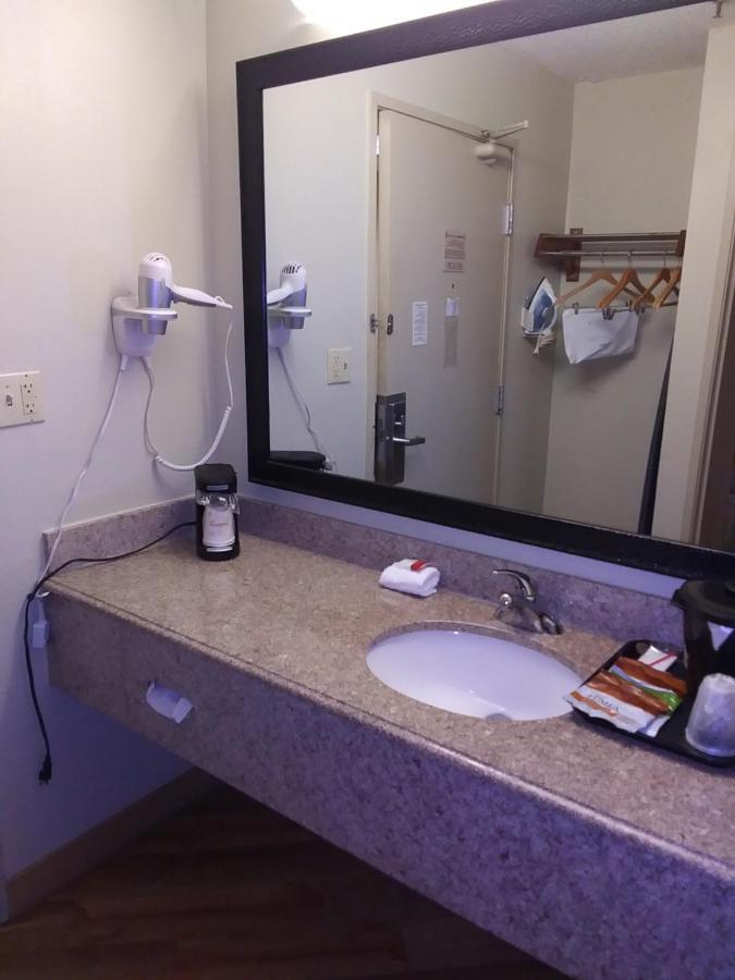 Travelodge By Wyndham Columbus State University Екстериор снимка