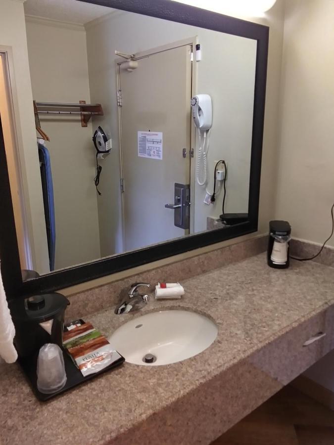 Travelodge By Wyndham Columbus State University Екстериор снимка