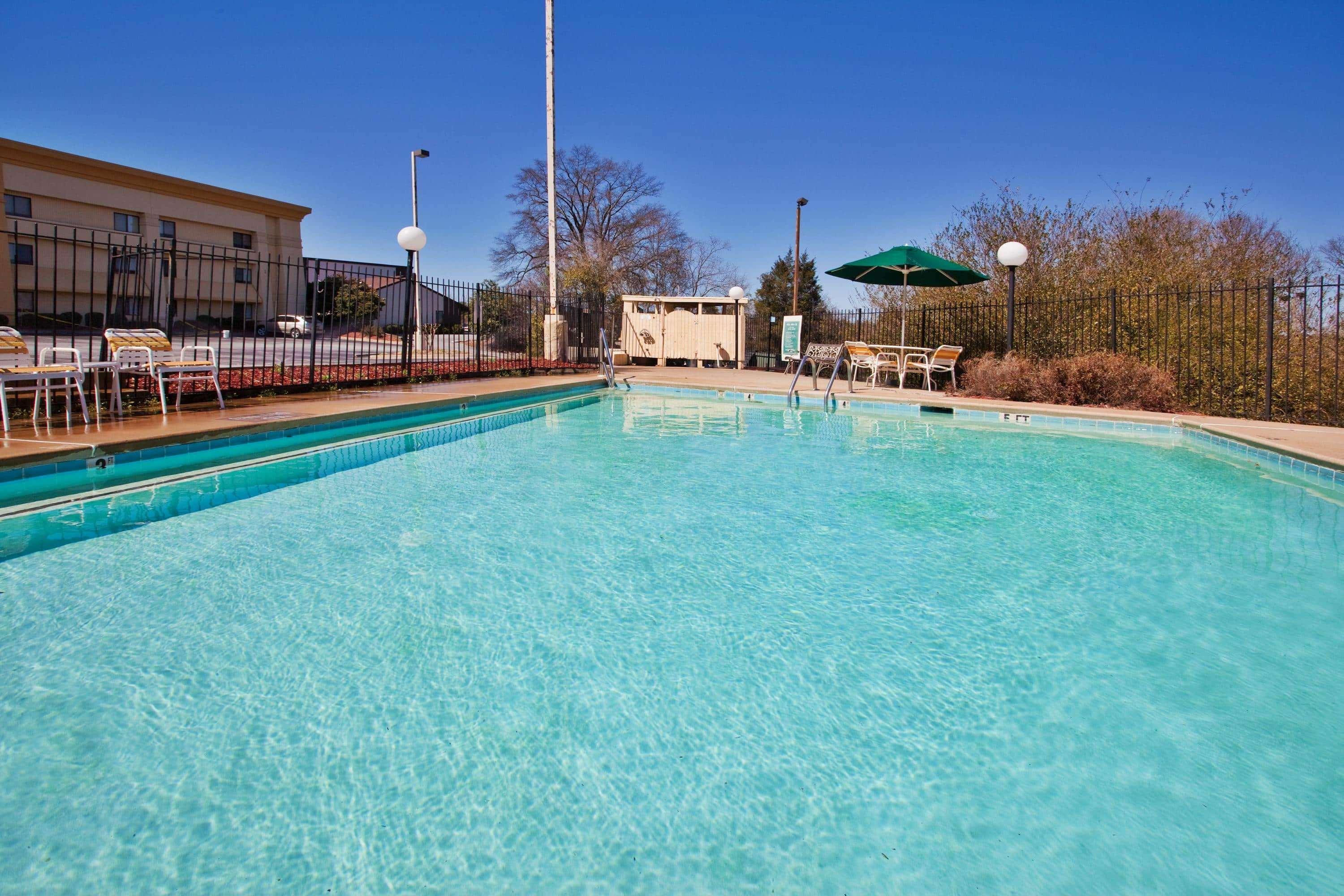 Travelodge By Wyndham Columbus State University Екстериор снимка