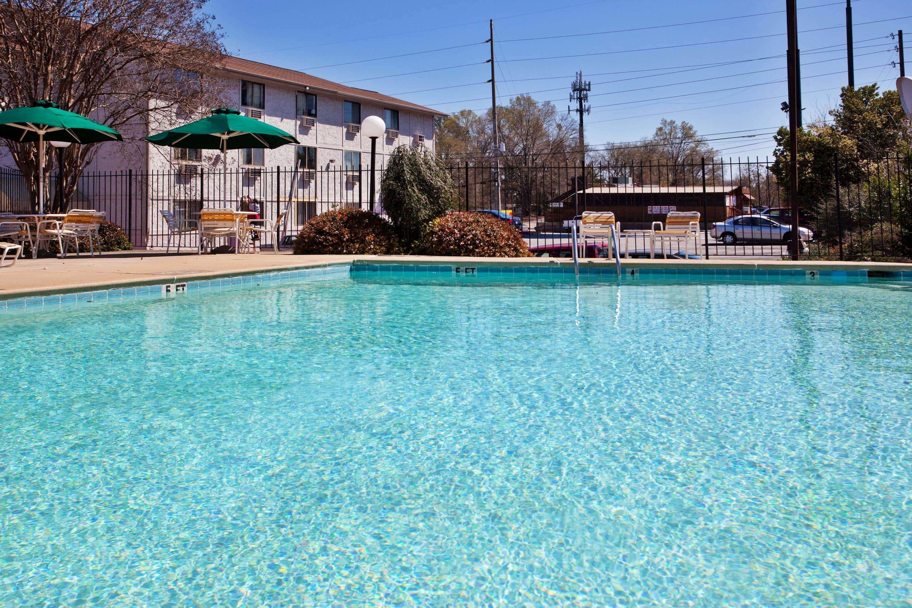 Travelodge By Wyndham Columbus State University Екстериор снимка